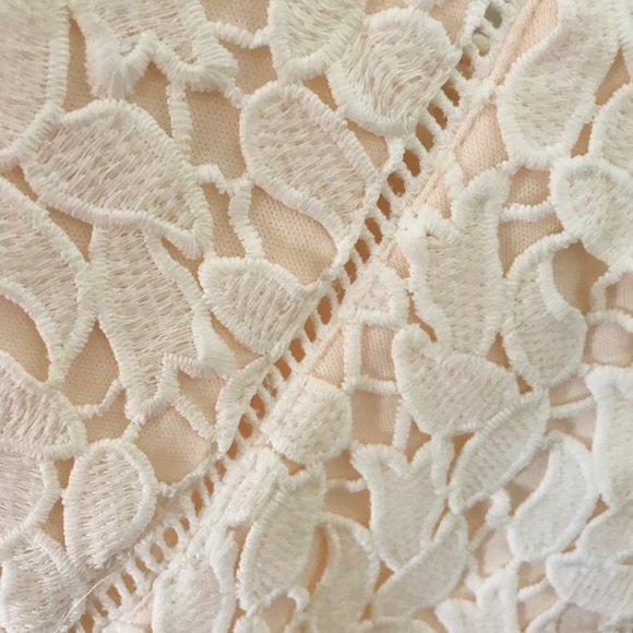 NWT!! Beautiful Hallow Out Midi Dress White (M) - Picture 7 of 11